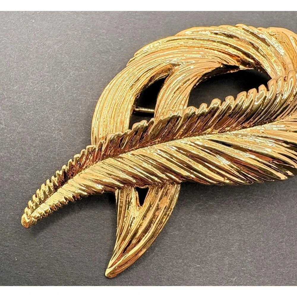 Monet vintage feather